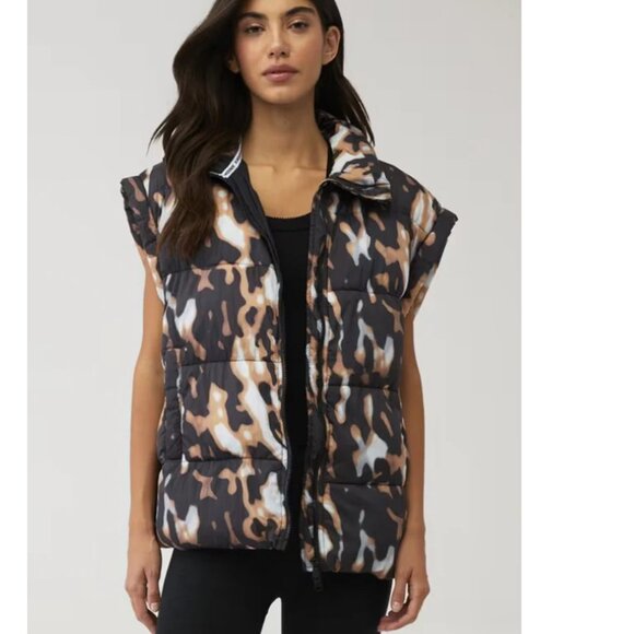 NEW Free people Movement In A Bubble Printed Puffer Vest 258 6S3 - Picture 5 of 9